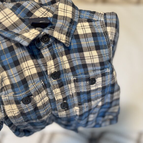 Baby GAP boys 3 -6 months button up collared shirt in plaid - Picture 3 of 4